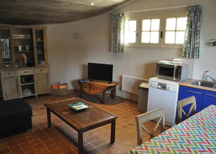 Avec Piscine Pres D'uzes Nyaraló Seynes